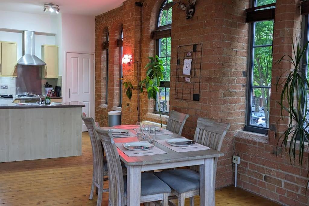 5 Mins Walk From Centre, Spacious City Apt, Open-Plan Nottingham Exteriér fotografie