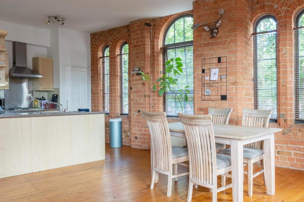 5 Mins Walk From Centre, Spacious City Apt, Open-Plan Nottingham Exteriér fotografie